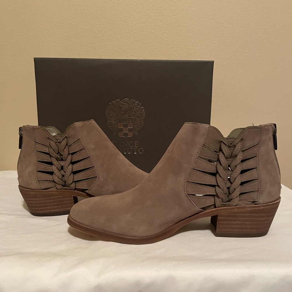 **NWT**Vince Camuto Prestetta Suede Woven Cut-Out Stacked Heel Ankle Bootie